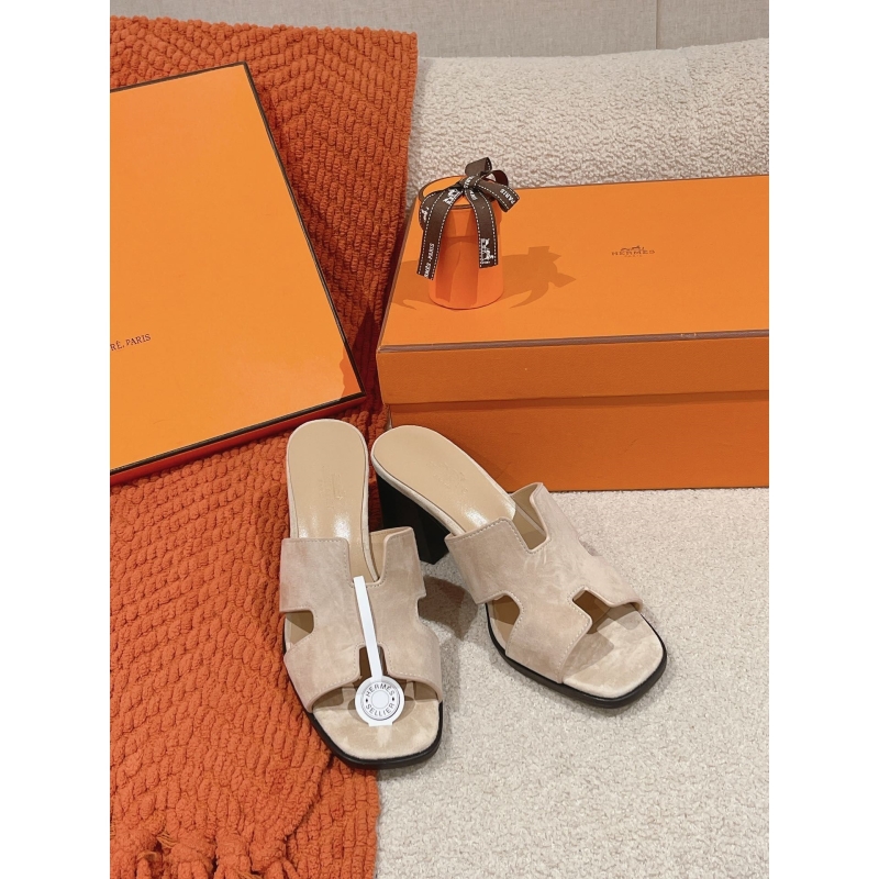 H**mes slippers